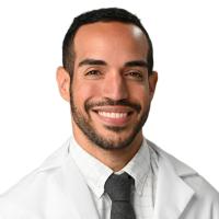 Alex Robles, MD Profile Headshot
