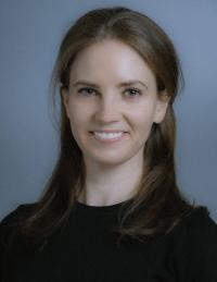 Laura Sinkman, LCSW Profile Headshot